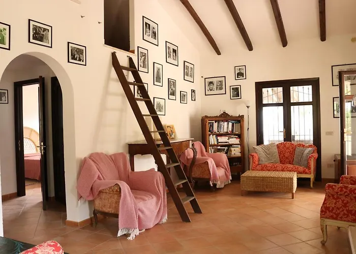 Belle Vue Sarmuci Willa