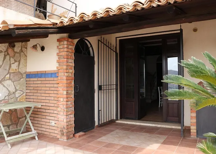 Willa Belle Vue Sarmuci *