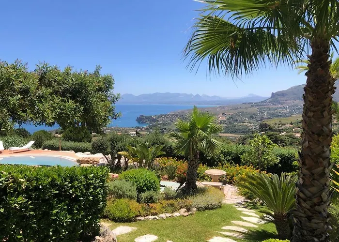 Willa Belle Vue Sarmuci *